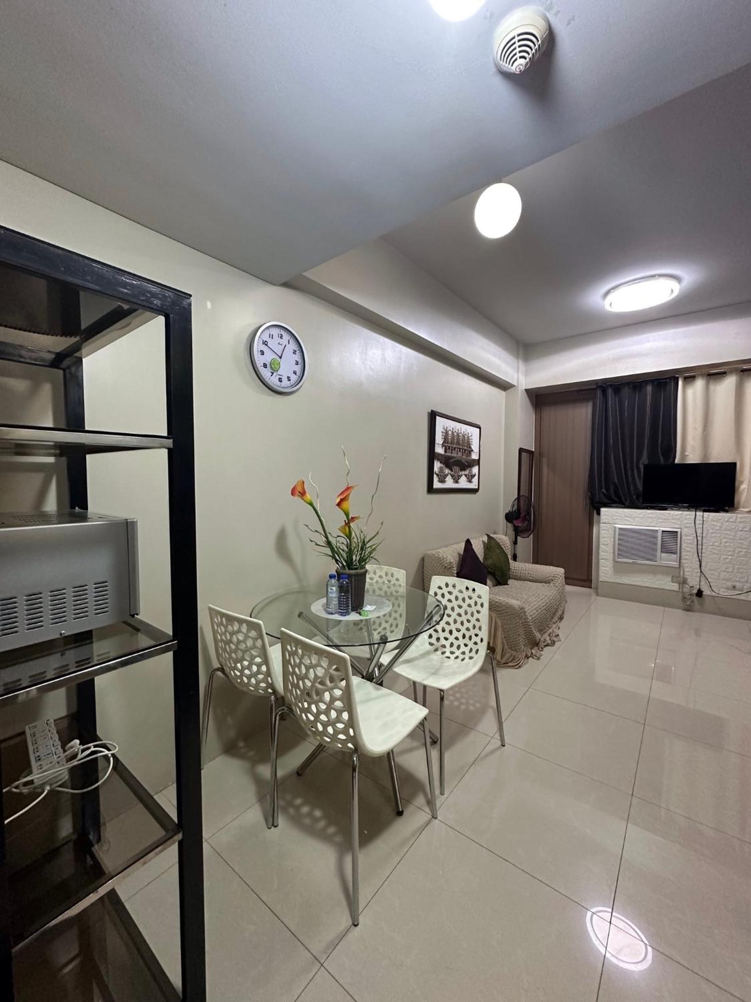 Condo 1 Palm Tree Across Naia T3 ปาไซ ภายนอก รูปภาพ